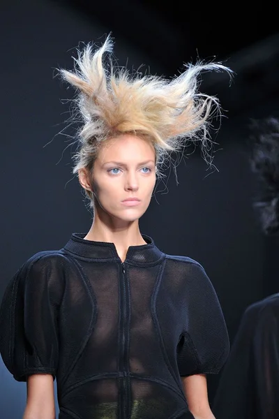 Look 30
